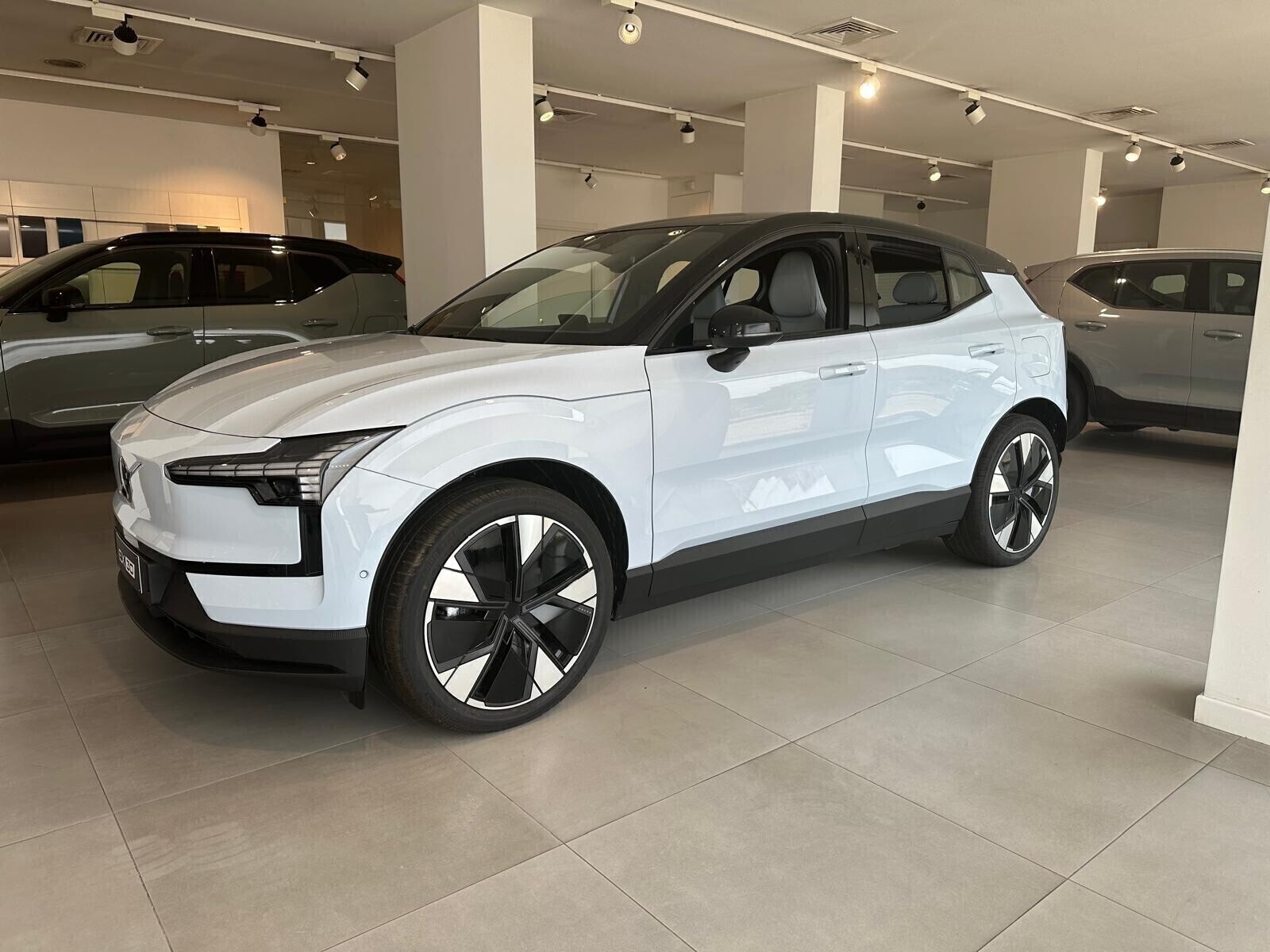 VOLVO EX30
