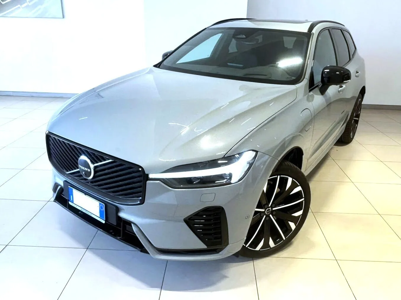 Foto Volvo XC 60 T6 Plug-in hybrid AWD auto Ultra Dark